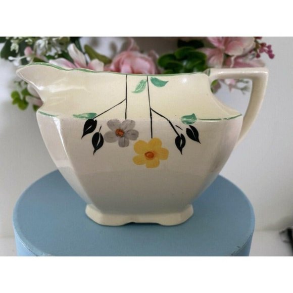 Royal Ivory John Maddock & Sons Creamer - Picture 9 of 12